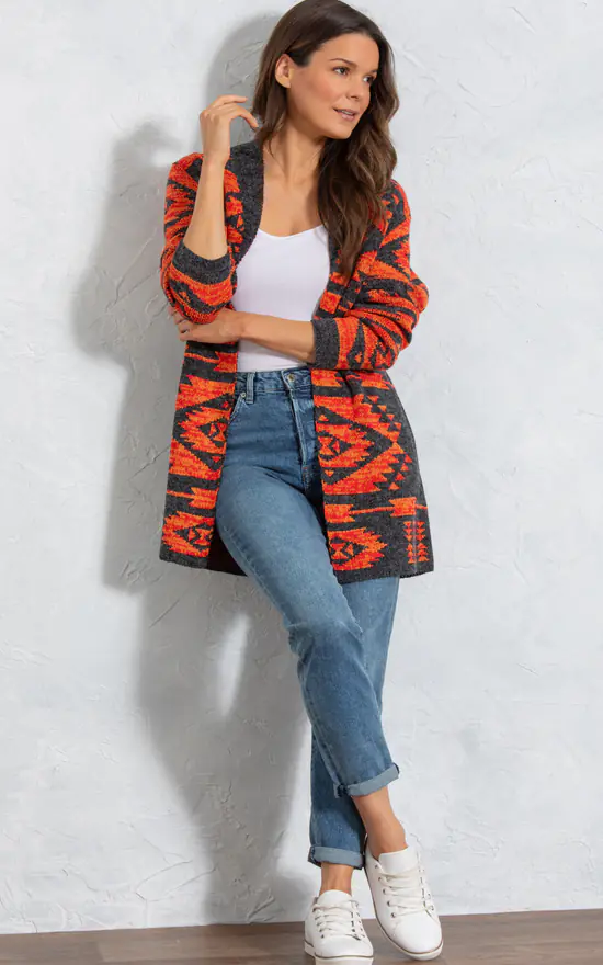 2_70JVQA1_Front_Cardigan.webp